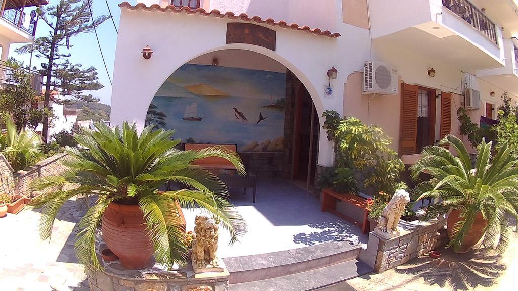 Gorgona Hotel Patitiri  Exterior photo